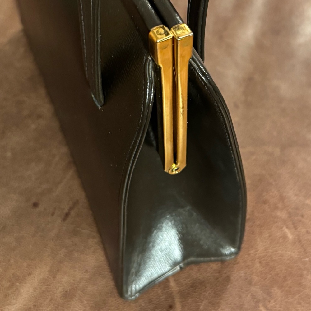 Macy's Classic Black Leather Shoulder Bag Circa 1950s - Picture 5 of 11